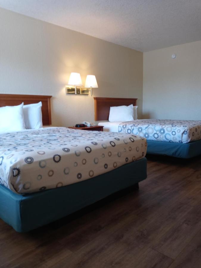 Hole Inn The Wall Hotel - Fort Walton Beach - Sunset Plaza - Nearby Beaches & Hurlburt Dış mekan fotoğraf