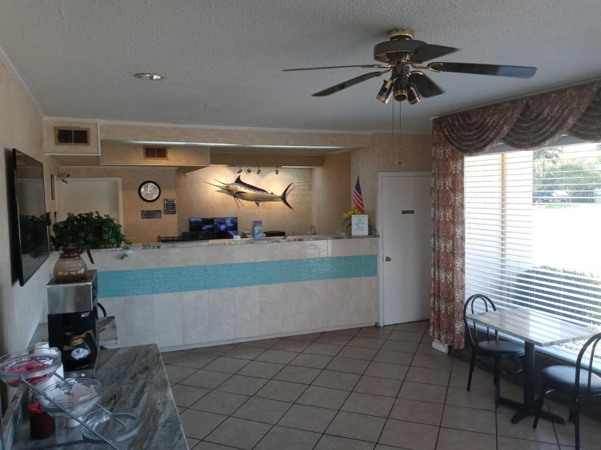 Hole Inn The Wall Hotel - Fort Walton Beach - Sunset Plaza - Nearby Beaches & Hurlburt Dış mekan fotoğraf