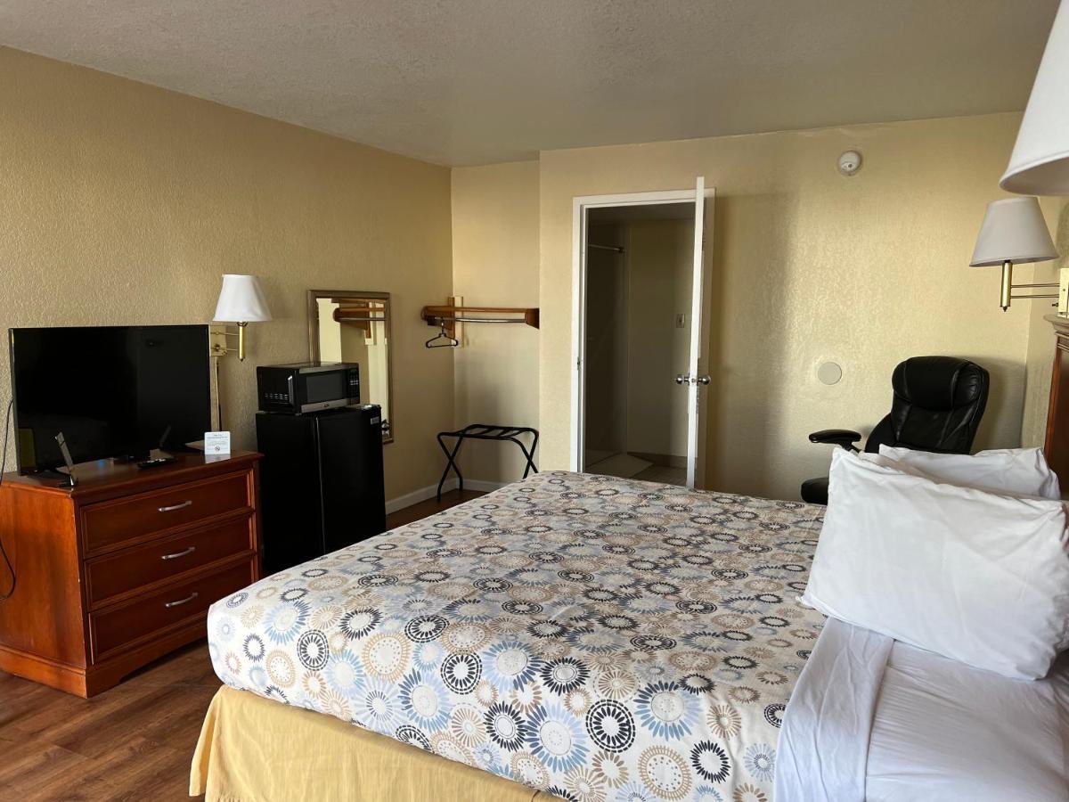 Hole Inn The Wall Hotel - Fort Walton Beach - Sunset Plaza - Nearby Beaches & Hurlburt Dış mekan fotoğraf