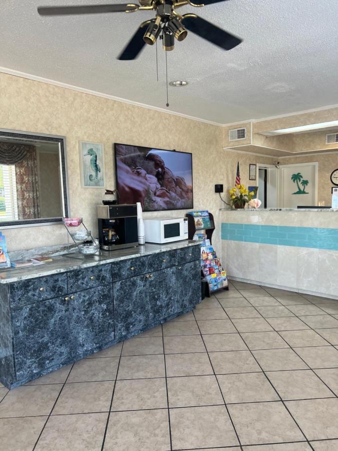 Hole Inn The Wall Hotel - Fort Walton Beach - Sunset Plaza - Nearby Beaches & Hurlburt Dış mekan fotoğraf