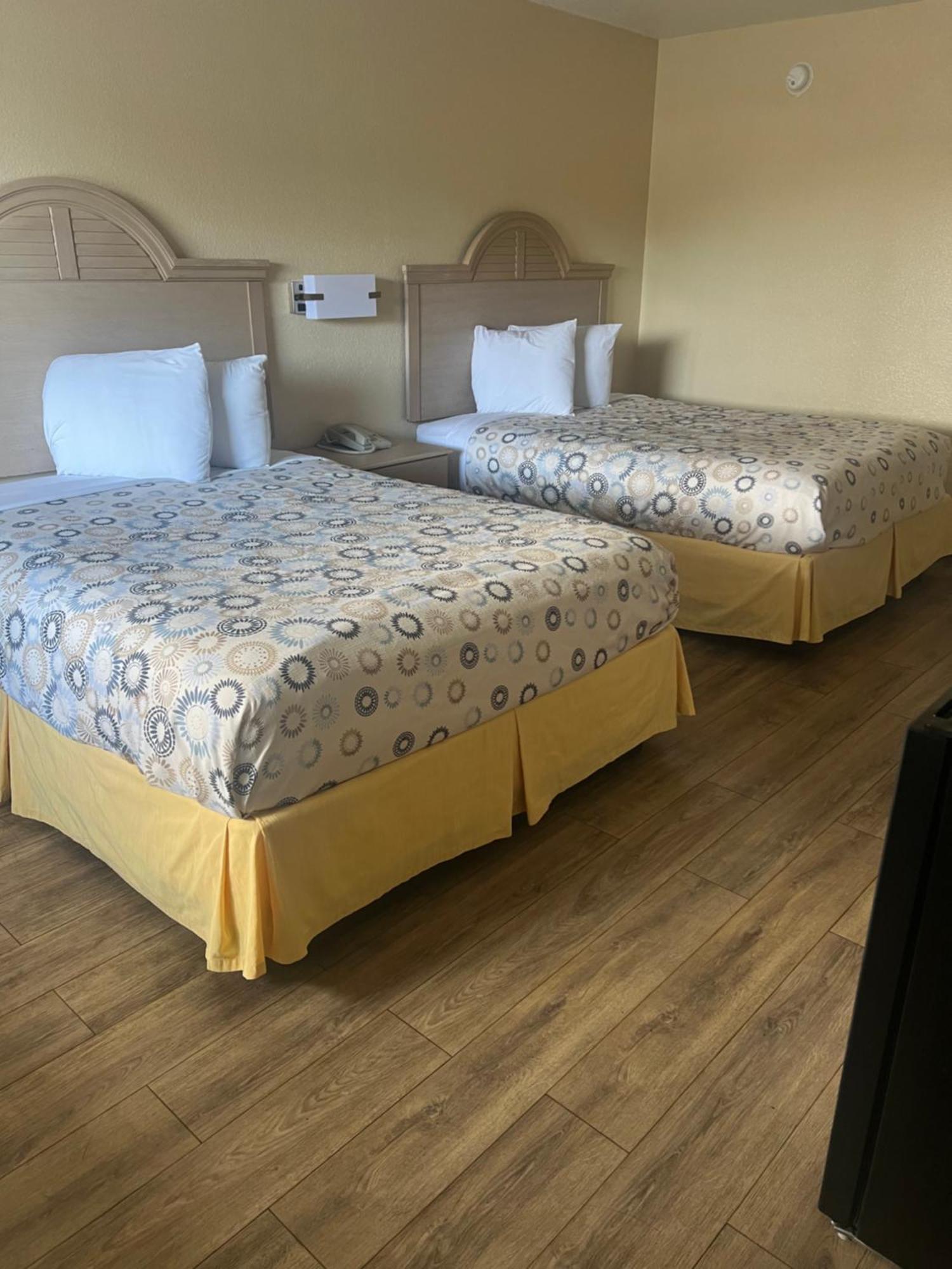 Hole Inn The Wall Hotel - Fort Walton Beach - Sunset Plaza - Nearby Beaches & Hurlburt Dış mekan fotoğraf